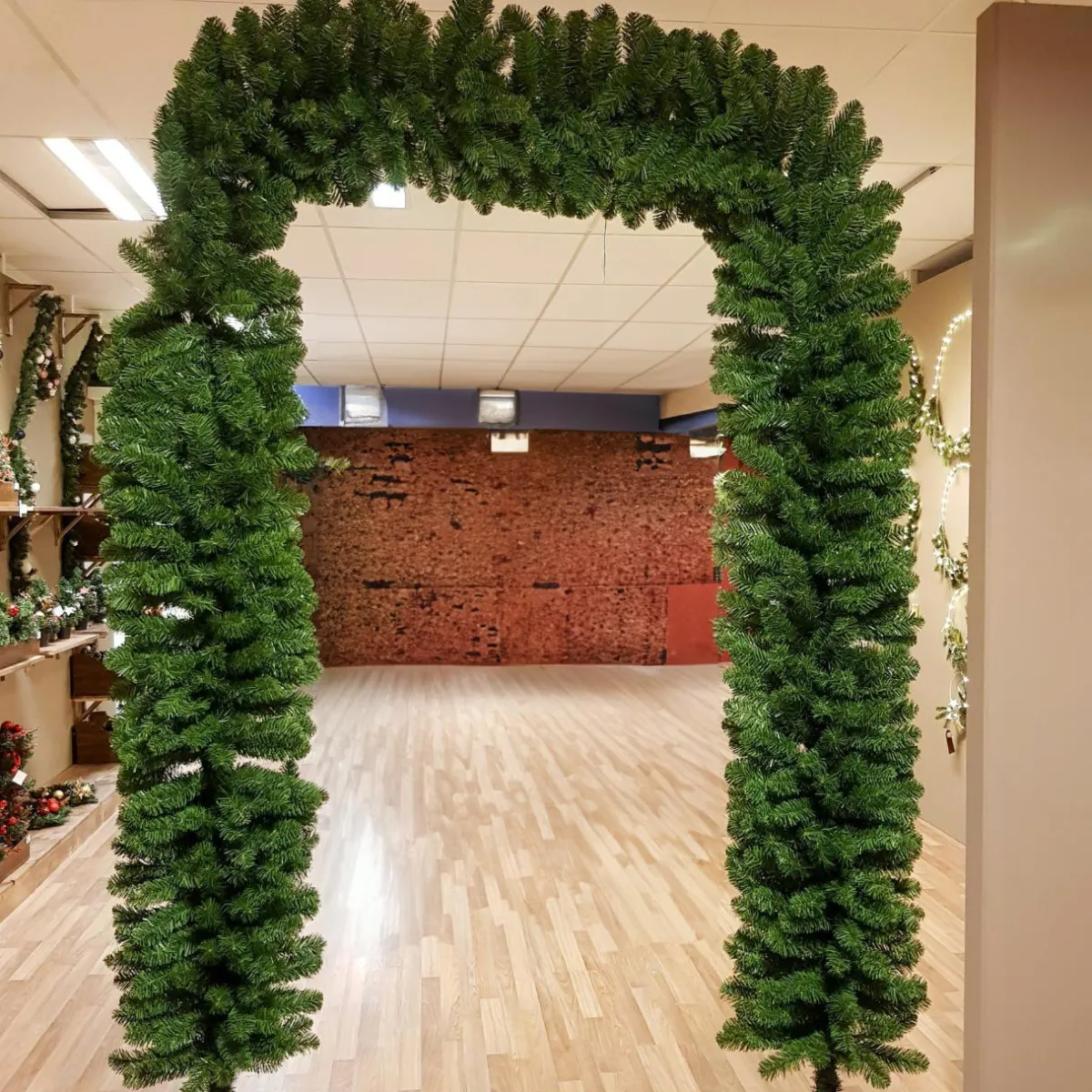 EMINZA Arche décorative Géante (185 x H240 cm) Branches de sapins Sapin vert Outlet