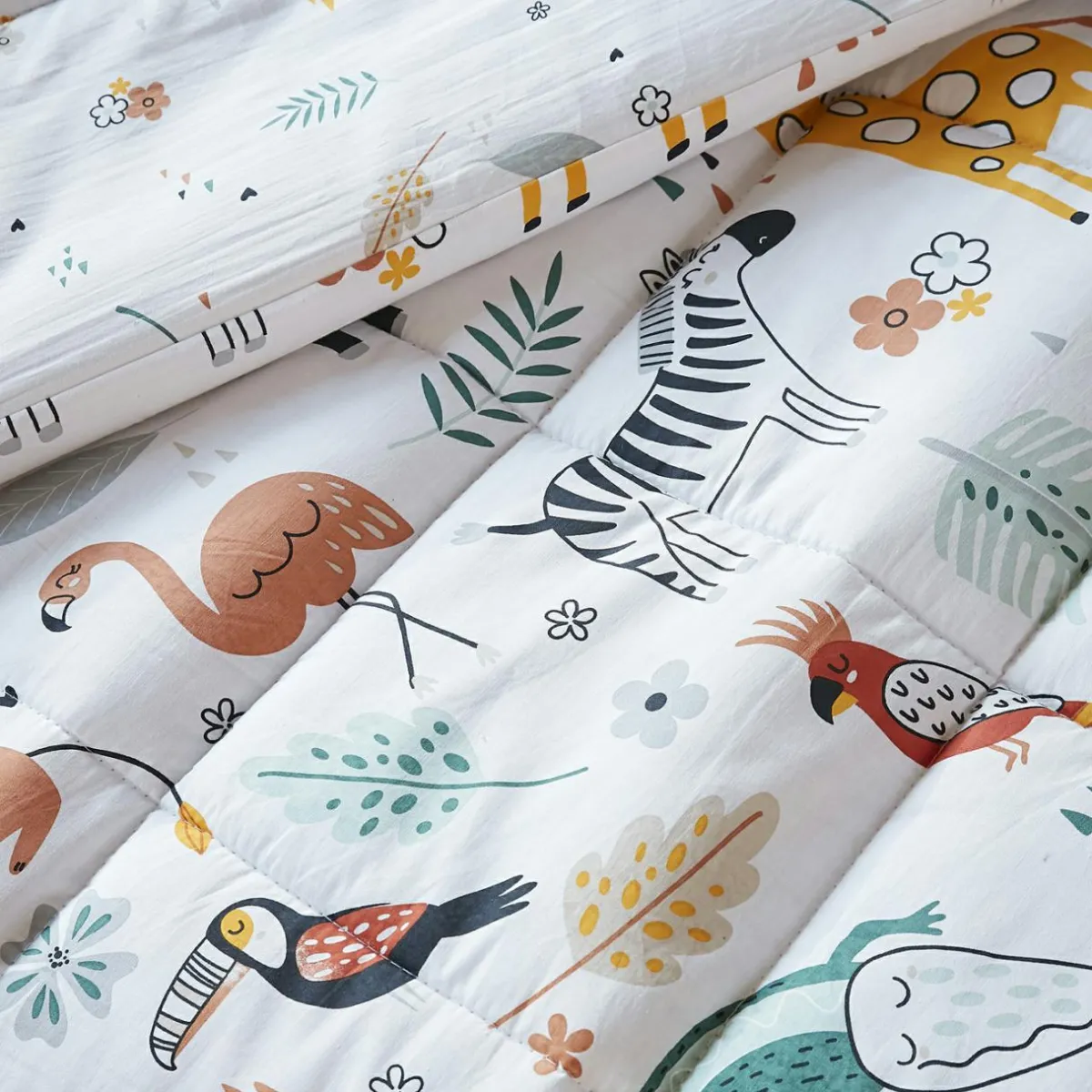 L'effet papillon Couette imprimée enfant coton et deux taies d'oreiller (240 x 220 cm) Savane Multicolore Hot