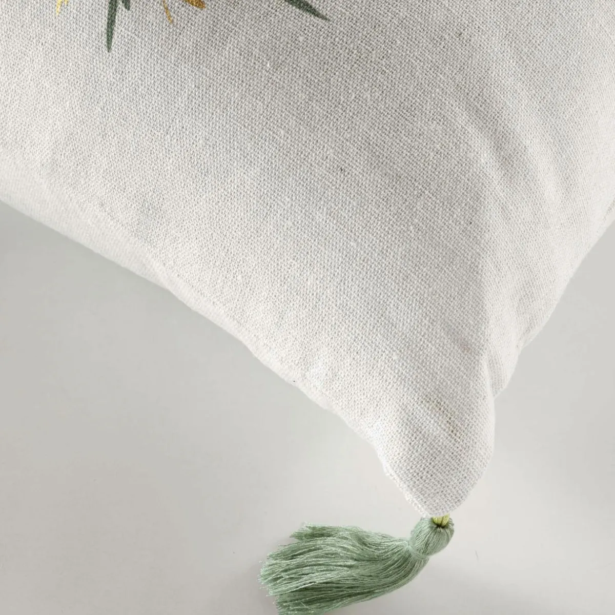 DOUCEUR D'INTERIEUR Coussin carré coton pompons (45 x 45 cm) Papeete Vert sauge Hot