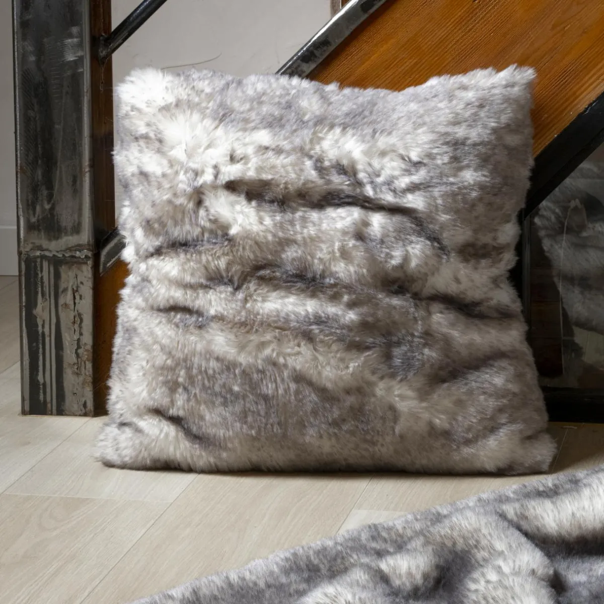 EMINZA Coussin carré fausse fourrure (50 x 50 cm) Manaslu Gris Online