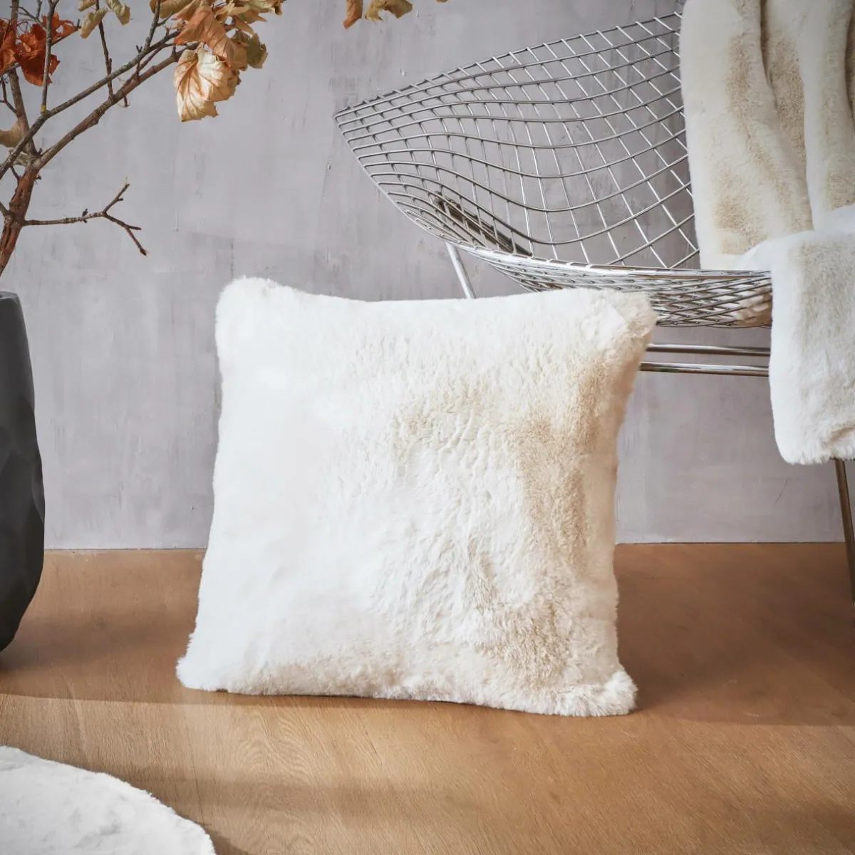 EMINZA Coussin carré fausse fourrure (45 x 45 cm) Finn Blanc Sale