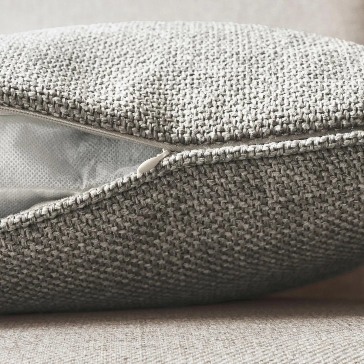 EMINZA Coussin carré tissé (45 x 45 cm) Alba Taupe