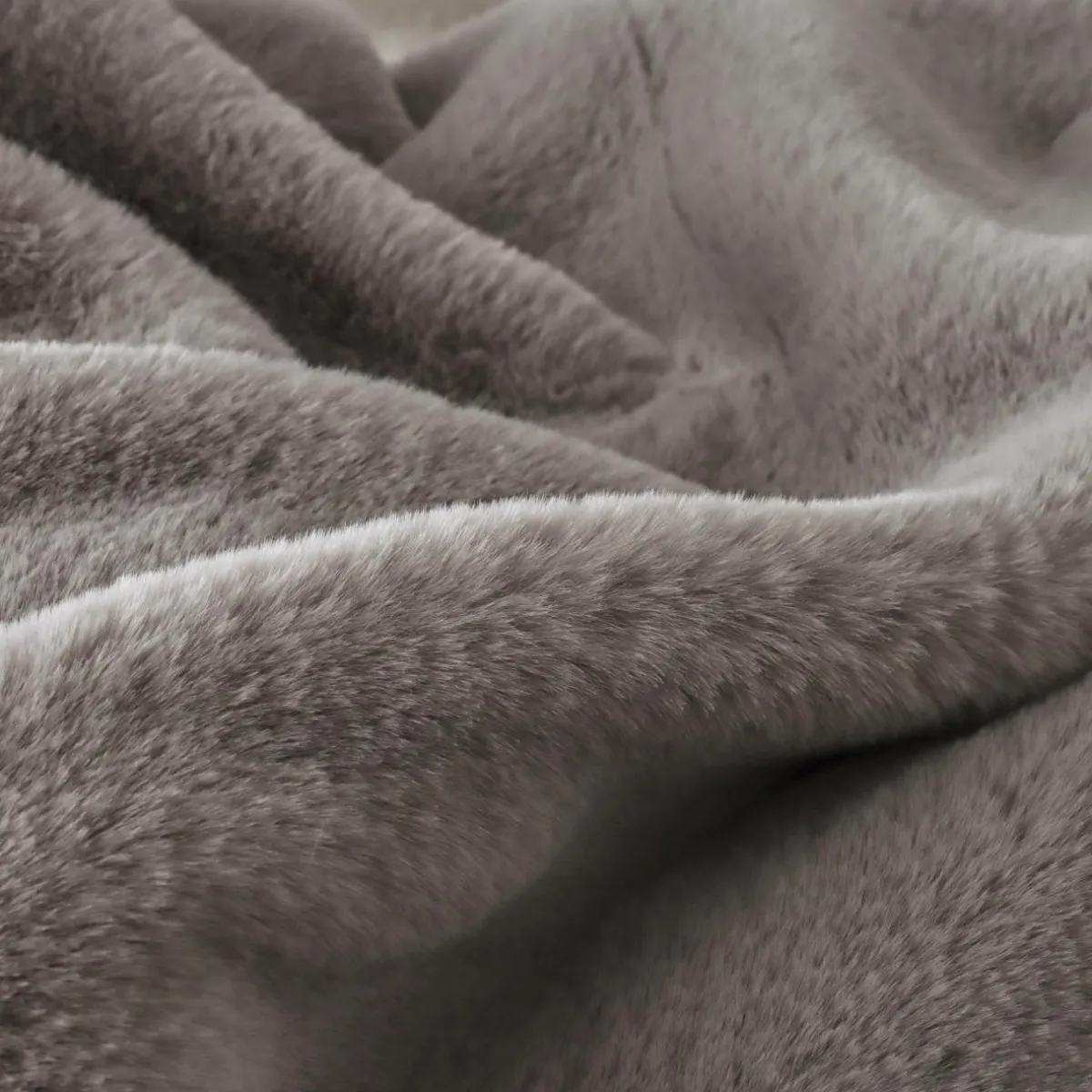 EMINZA Coussin rectangulaire fausse fourrure (40 x 60 cm) Finn Taupe