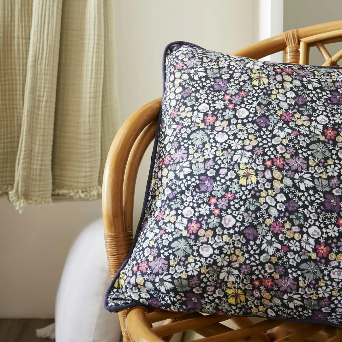 EMINZA Coussin rectangulaire gaze de coton (40 x 60 cm) Elya Violet Discount