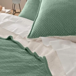 douceur d'intu017drieur Couvre-lit matelassé et deux taies d'oreiller velours (220 x 240 cm) Mylène cédre Vert Sale