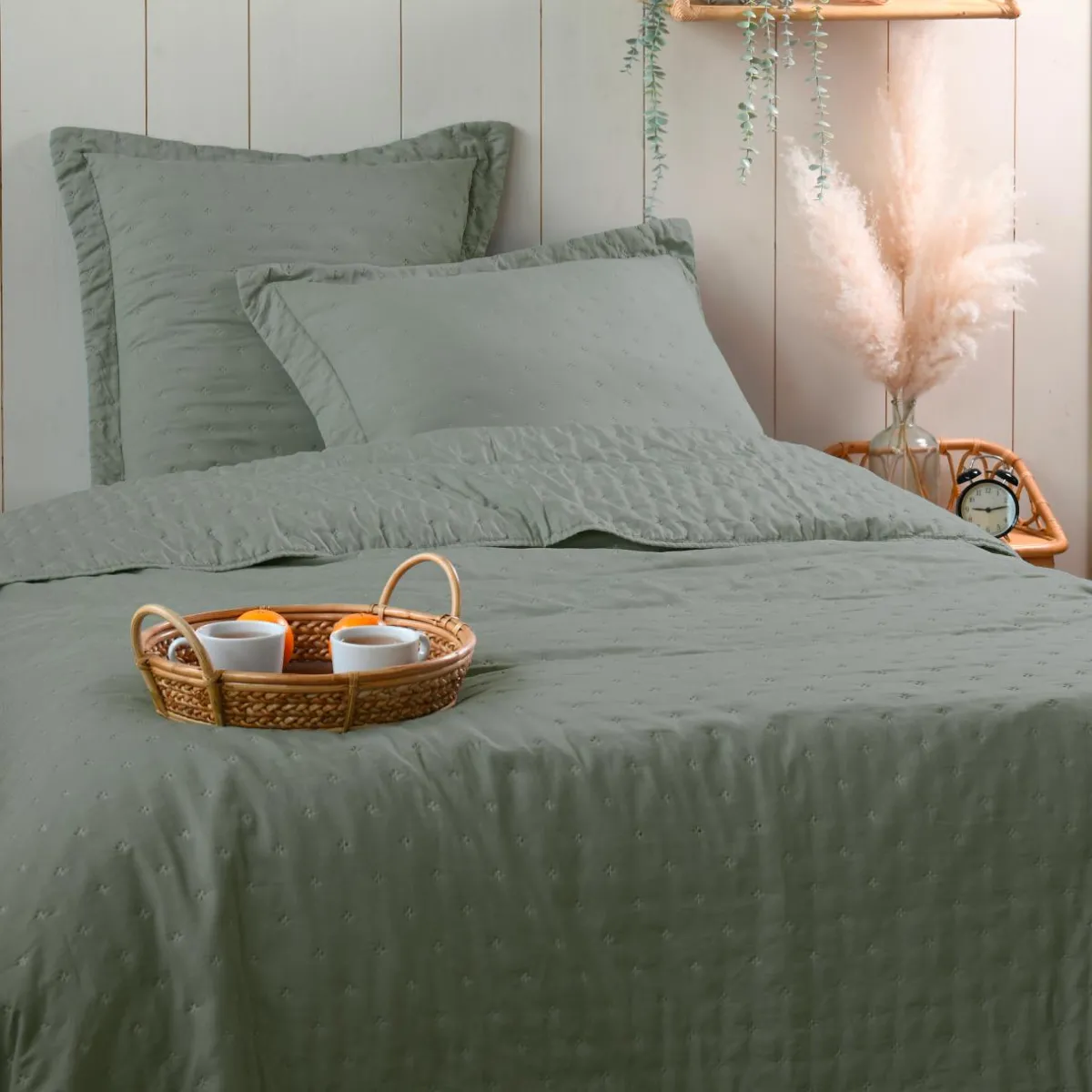 STOF Couvre-lit matelassé et deux taies d'oreiller (260 x 240 cm) Cléo Vert sauge Best