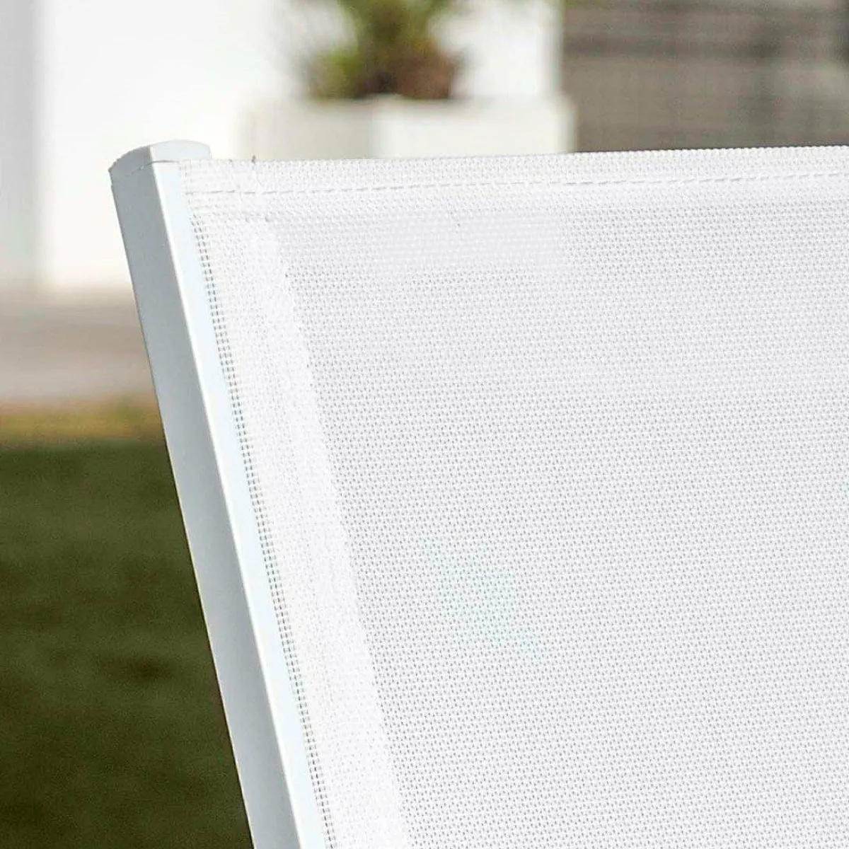 MOBELLIA Fauteuil de jardin aluminium empilable Murano Blanc Hot