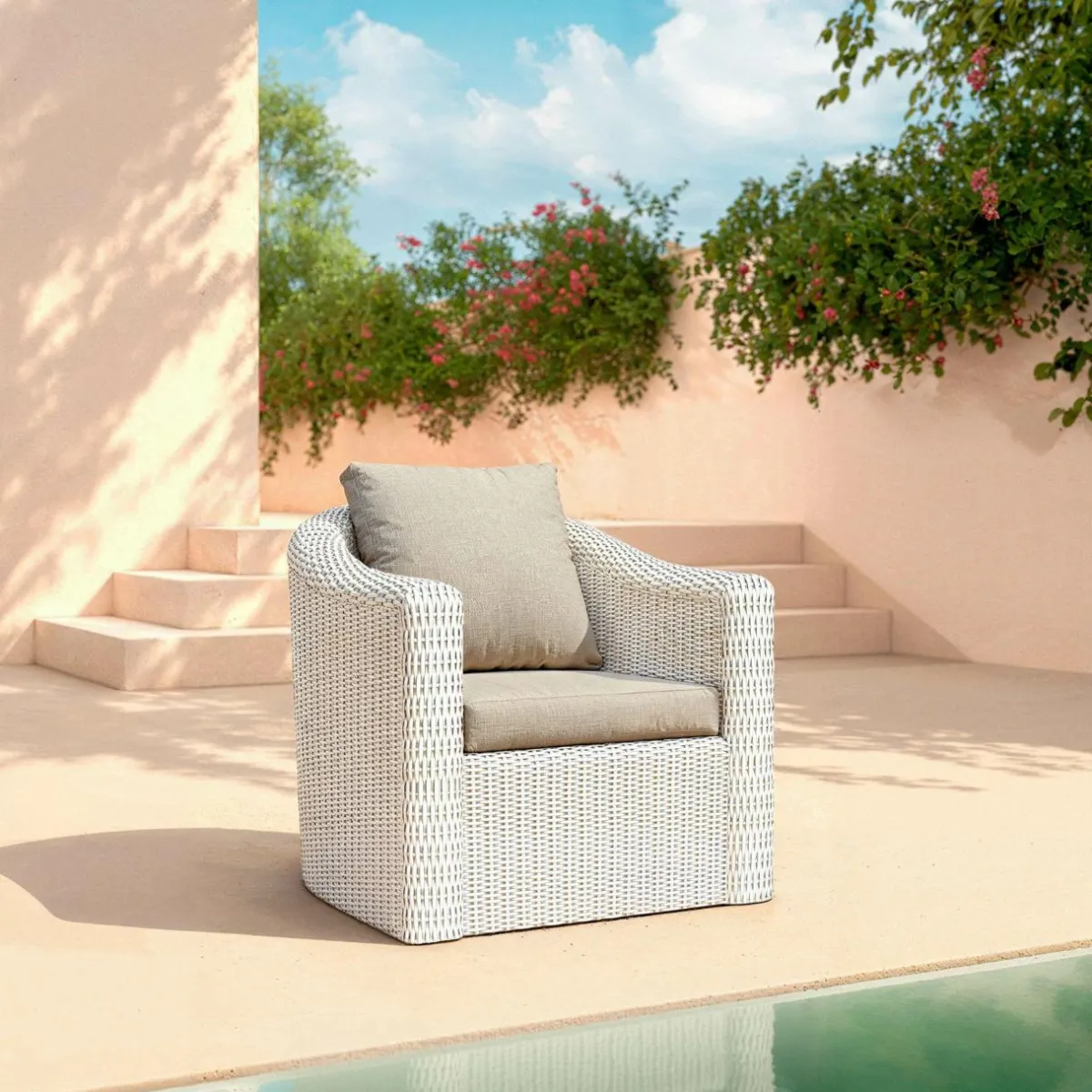 MOBELLIA Fauteuil de jardin en résine tressée Calvi Blanc et taupe Tressé Blanc - Taupe Discount