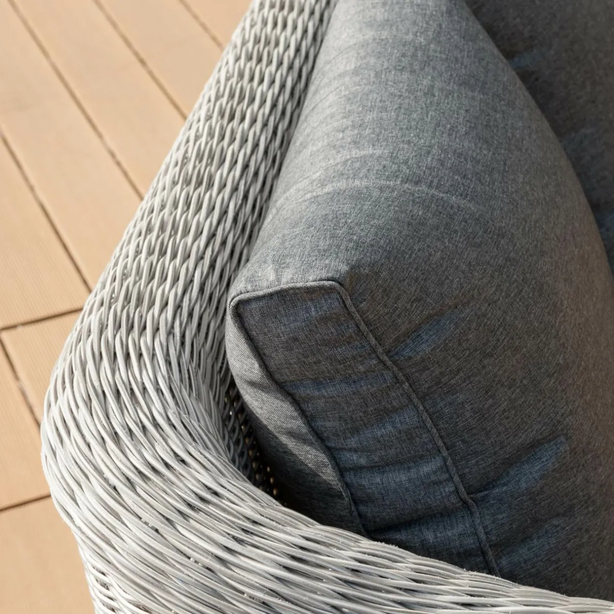 MOBELLIA Fauteuil de jardin en résine tressée Calvi Gris et gris foncé Tressé Gris - Anthracite Clearance
