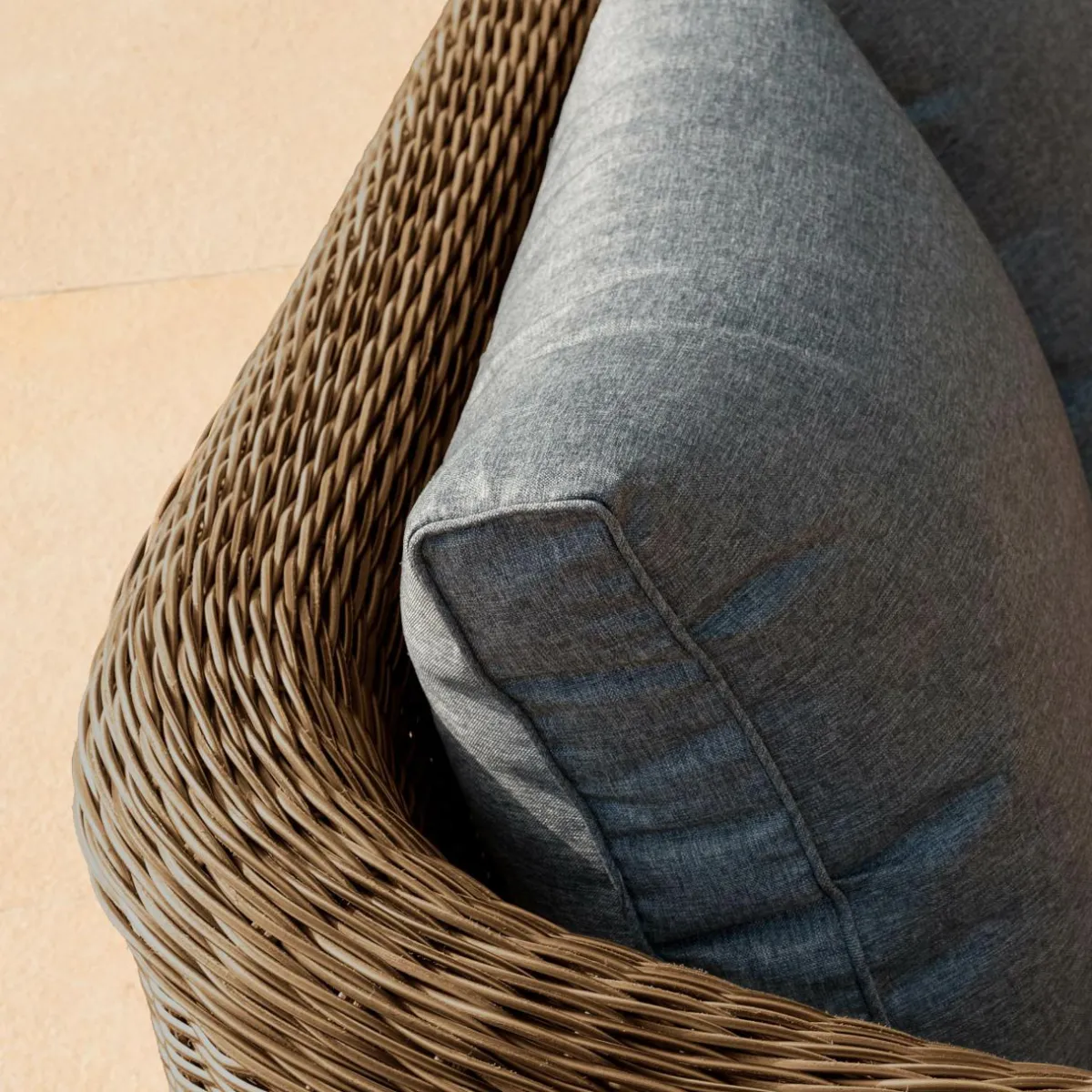 MOBELLIA Fauteuil de jardin en résine tressée Calvi Sépia et gris foncé Tressé Sepia - Anthracite