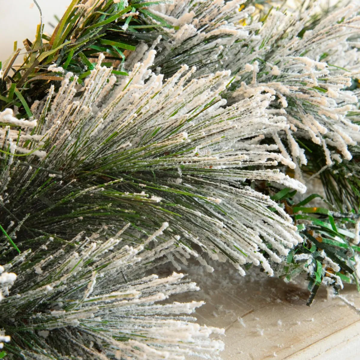 EMINZA Guirlande de sapin lumineuse (300 cm - D25) Edmonton Vert enneigé et blanc chaud Sapin enneigé lumineux