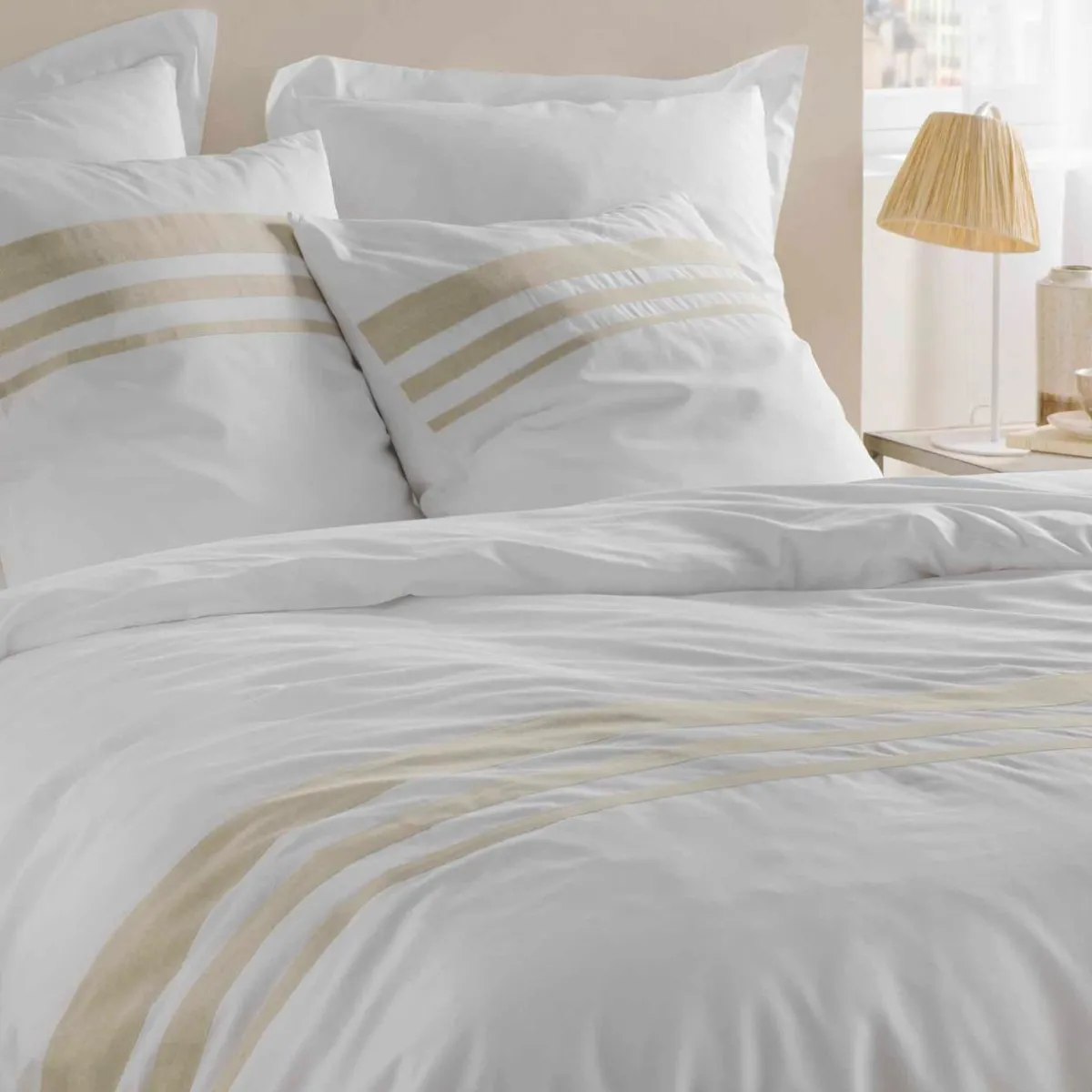 DOUCEUR D'INTERIEUR Housse de couette et deux taies coton (240 x 220 cm) Margaux he Blanc Online