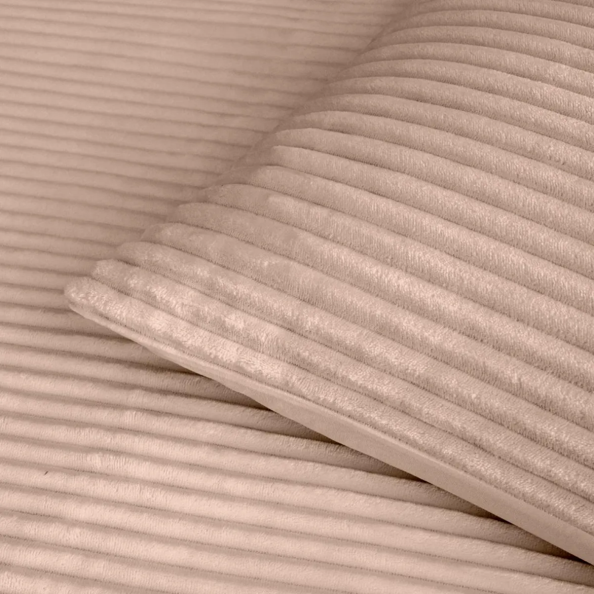 douceur d'intu017drieur Housse de couette et deux taies d'oreiller flanelle (240 x 220 cm) Veloutea sable Beige Clearance