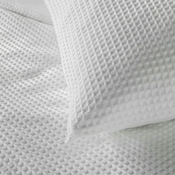 douceur d'intu017drieur Housse de couette et deux taies d'oreiller effet nid d'abeille (240 x 220 cm) Abelia Blanc Best