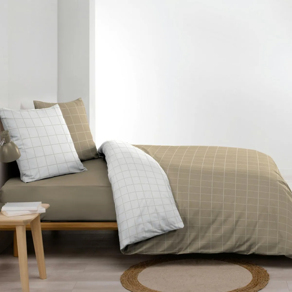 douceur d'intu017drieur Housse de couette et deux taies d'oreiller en coton (260 x 240 cm) Cadria Blanc Hot
