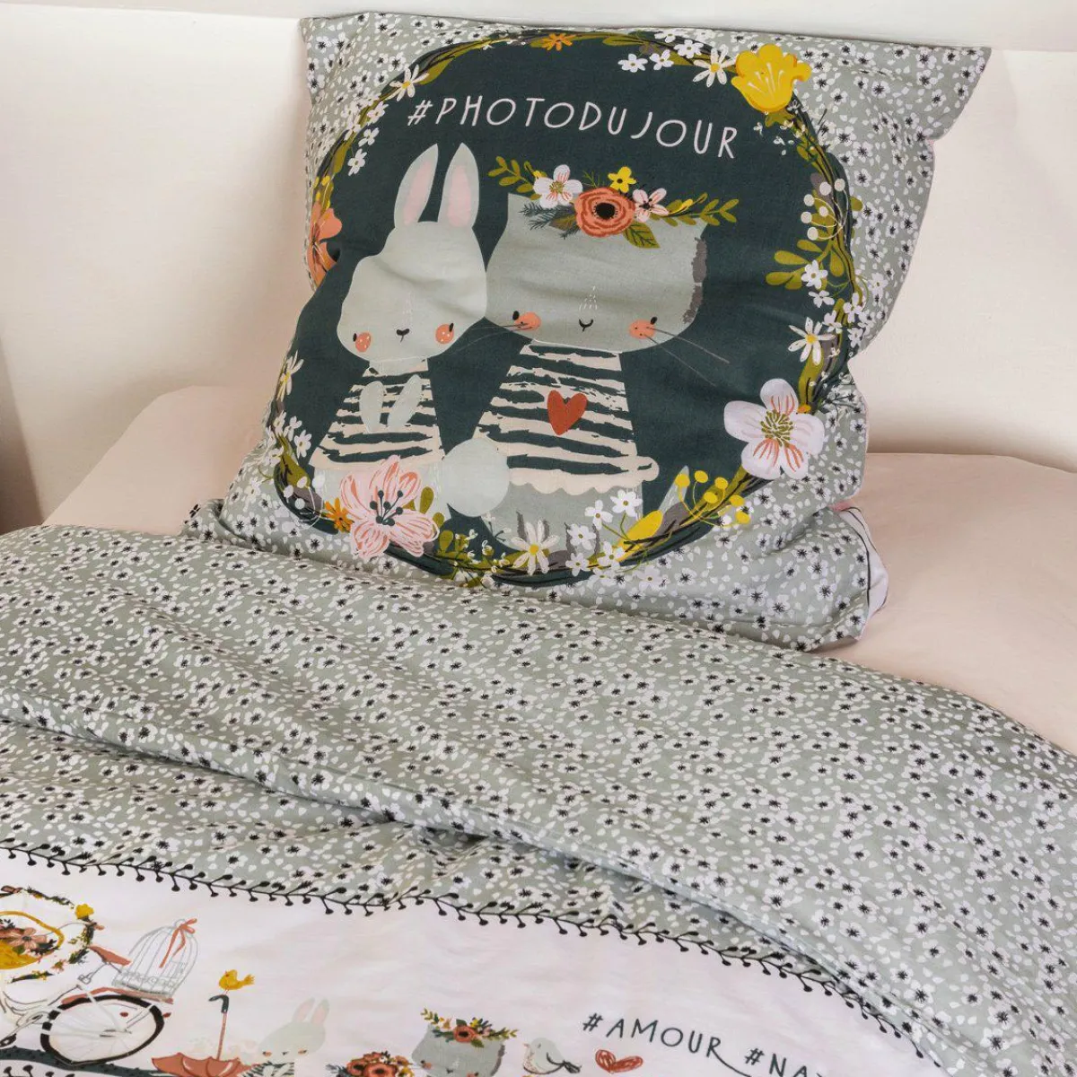 L'EFFET PAPILLON Housse de couette et deux taies enfant coton (240 x 220 cm) Jardinage Multicolore Sale