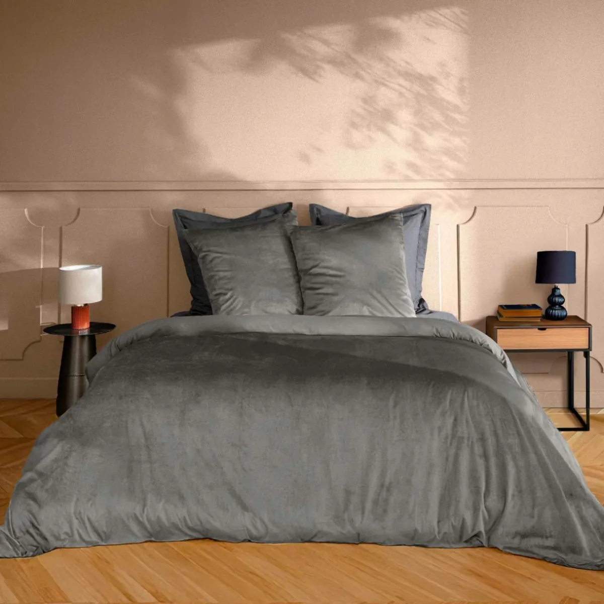douceur d'intu017drieur Housse de couette et deux taies d'oreiller velours (240 x 220 cm) Velina Gris Anthracite New