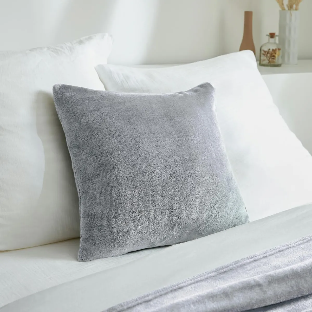 EMINZA Housse de coussin carrée flanelle (45 x 45 cm) Didou Gris clair Hot