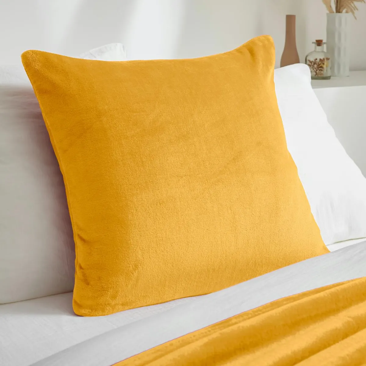 EMINZA Housse de coussin carrée flanelle (60 x 60 cm) Didou Jaune moutarde Sale