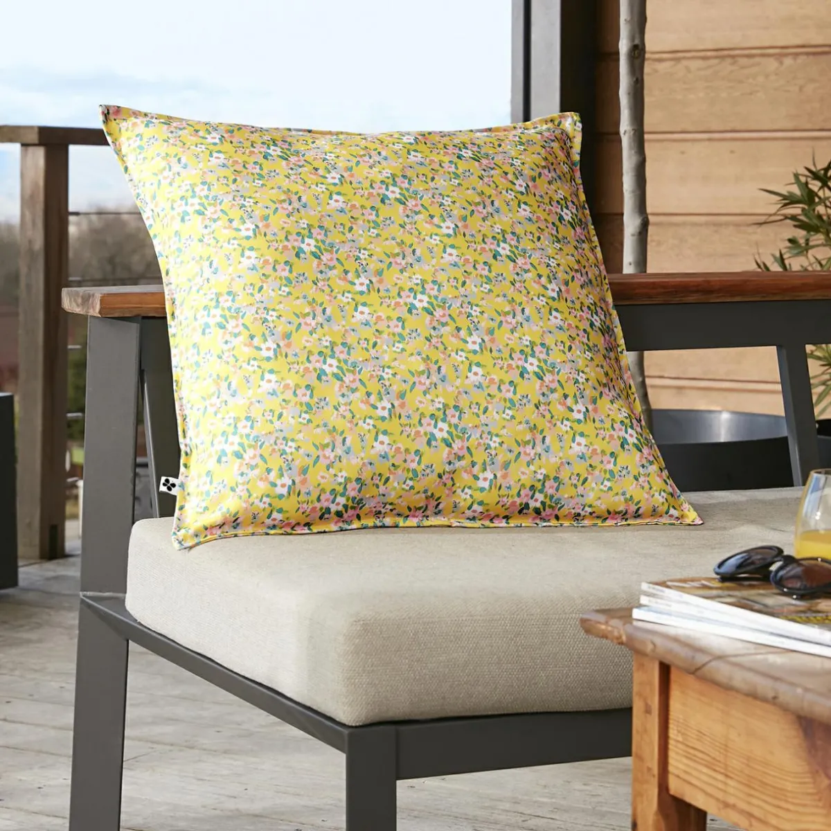 L'effet papillon Housse de coussin extérieur carrée (60 x 60 cm) Manon Jaune Discount