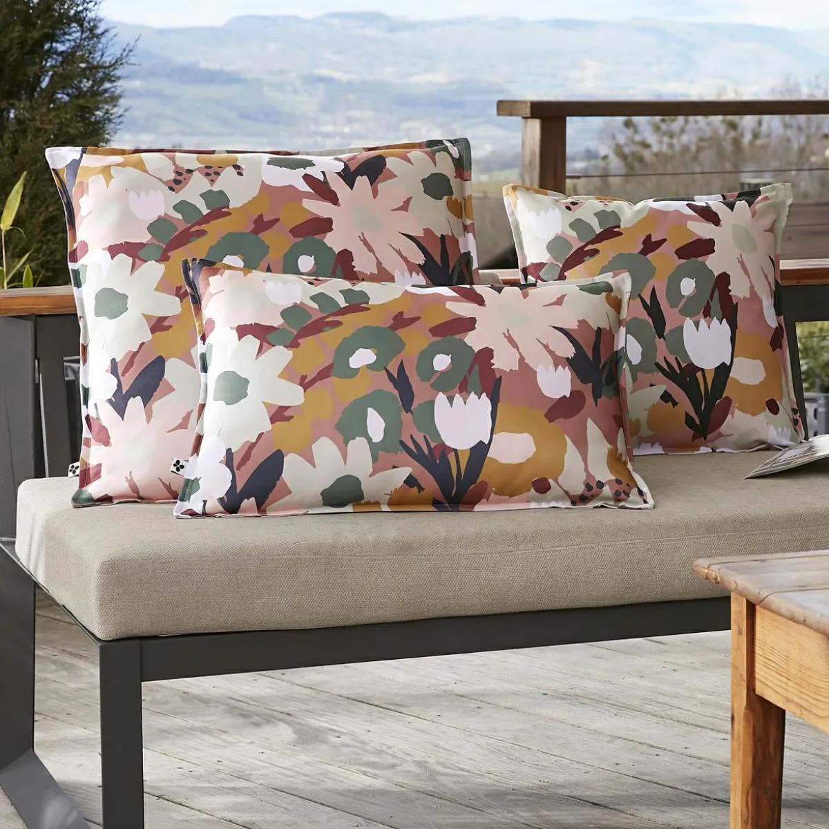 L'effet papillon Housse de coussin extérieur carrée (45 x 45 cm) Léane Multicolore