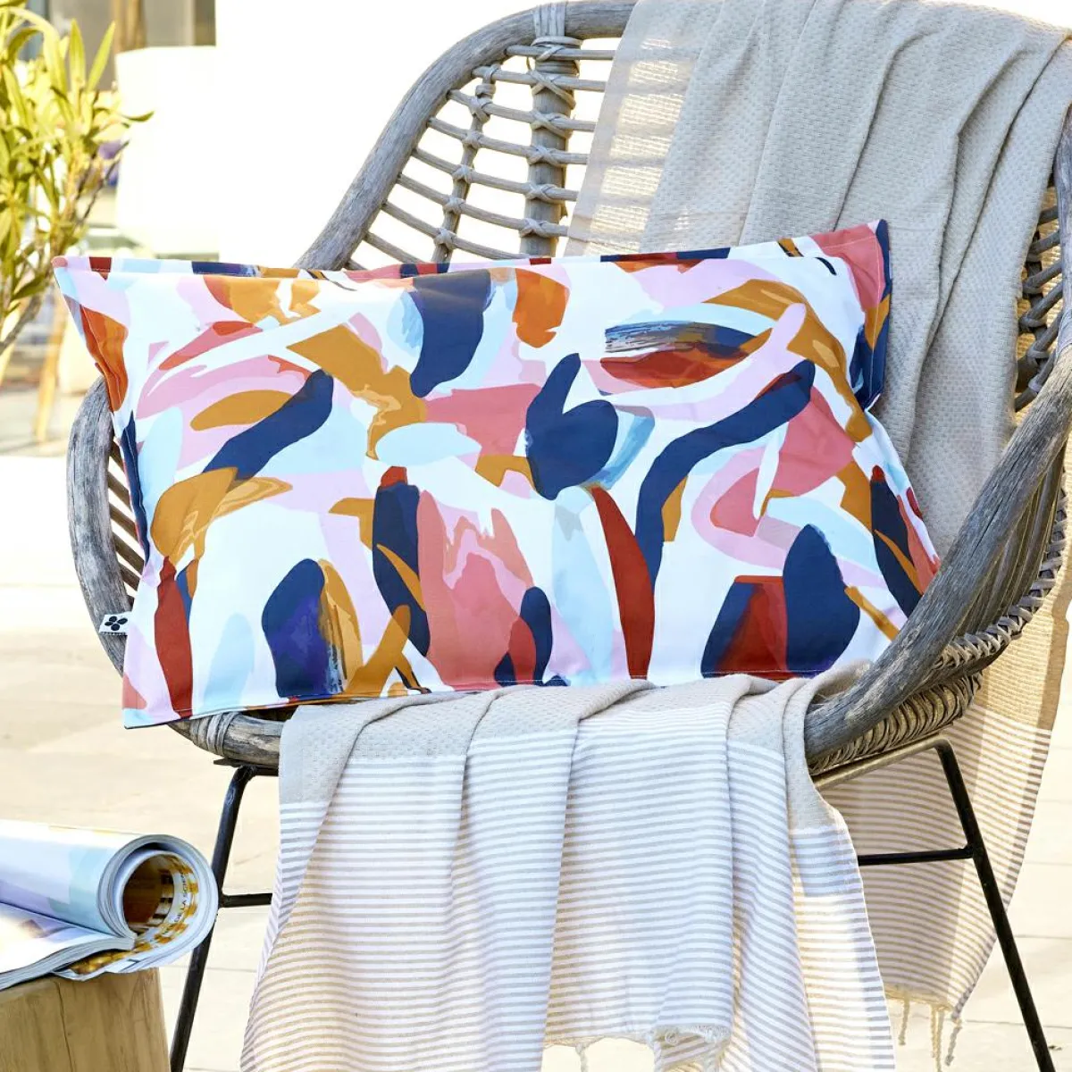 L'effet papillon Housse de coussin extérieur rectangulaire (40 x 60 cm) Julianne Multicolore