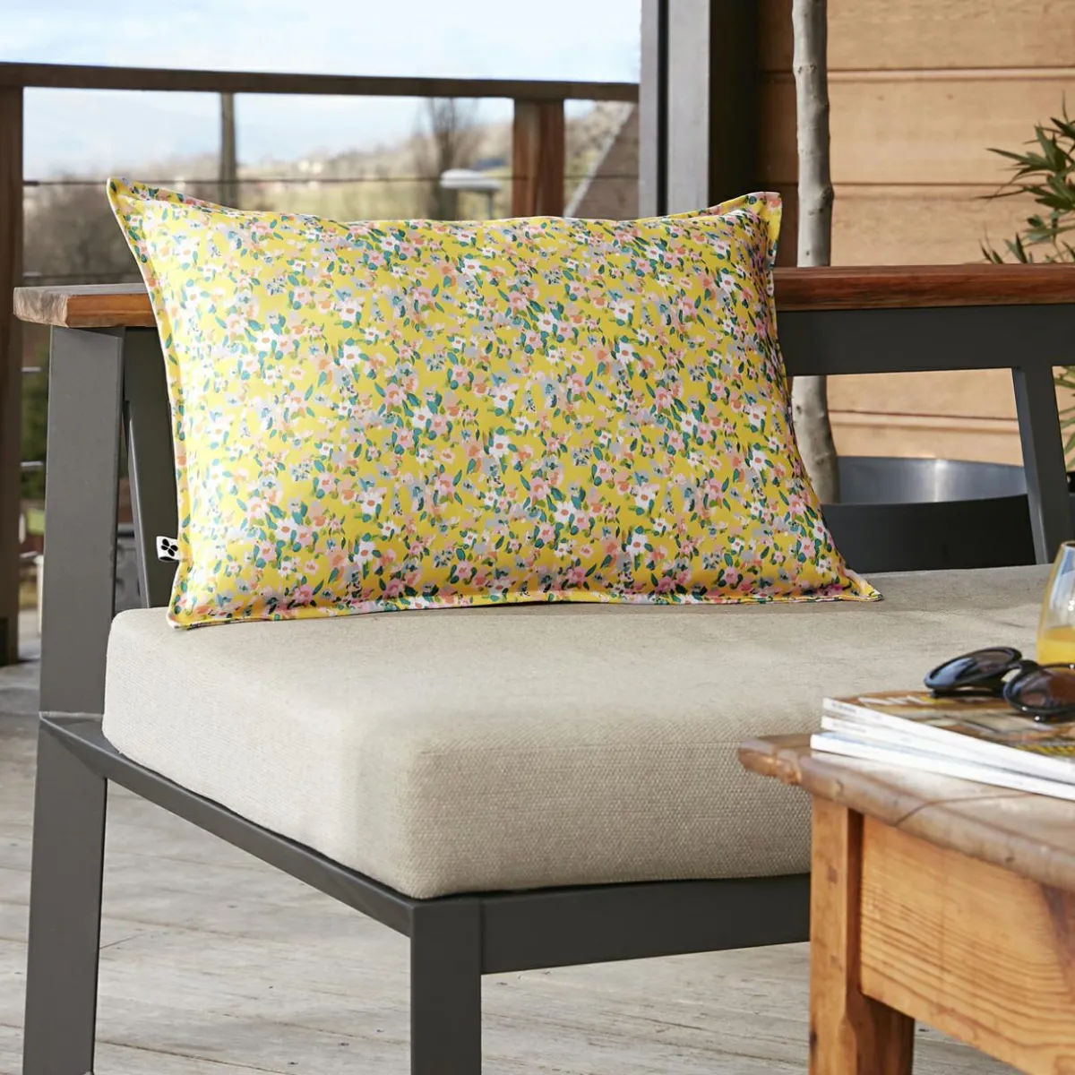 L'effet papillon Housse de coussin extérieur rectangulaire (40 x 60 cm) Manon Jaune