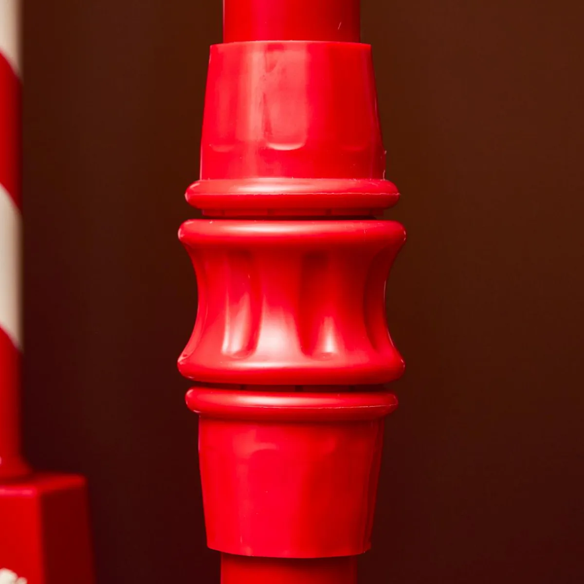 KAEMINGK Lampadaire de Noël illuminé, musical et animé 10 LED (H185 cm) Neige tombante Rouge