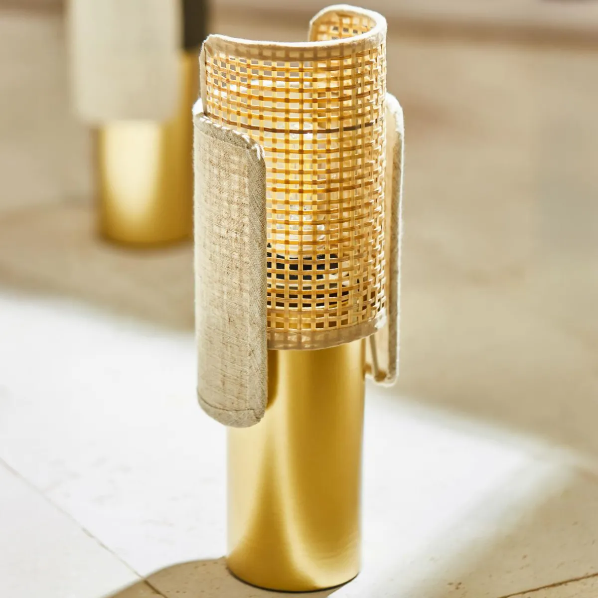 OSTARIA Lampe à poser en métal (H28 cm) Luma et doré Beige New