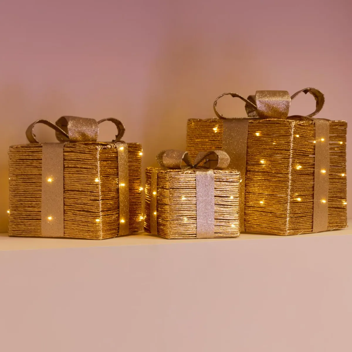 EMINZA Lot de 3 cadeaux lumineux à piles 30 LED (H30 cm) Westfield et Blanc chaud Or