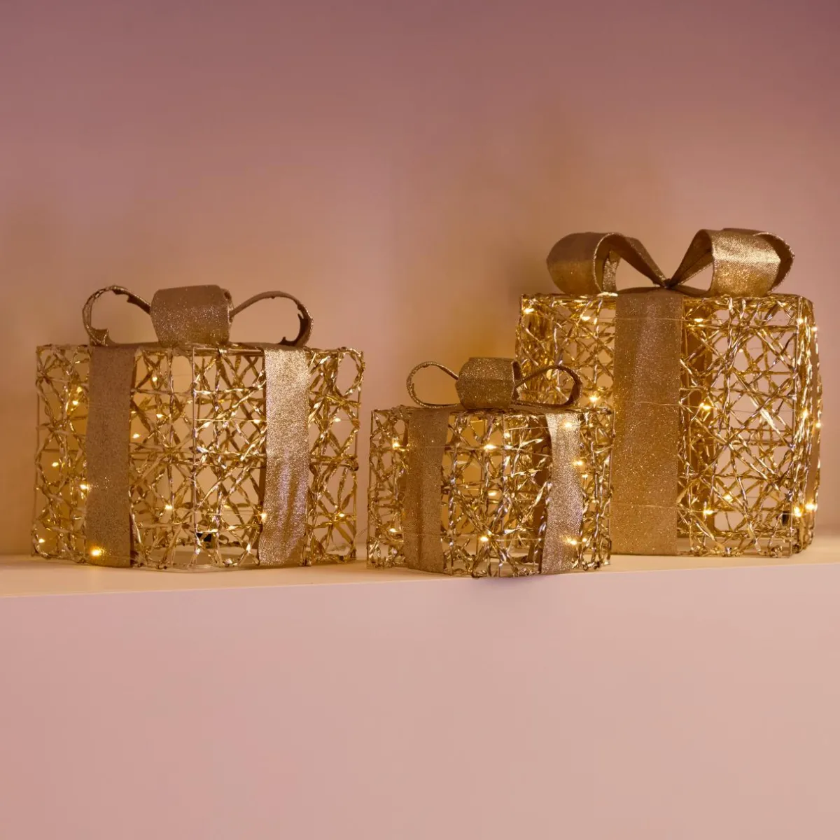 EMINZA Lot de 3 cadeaux lumineux à piles 30 LED (H30 cm) Féerie et Blanc chaud Or Outlet