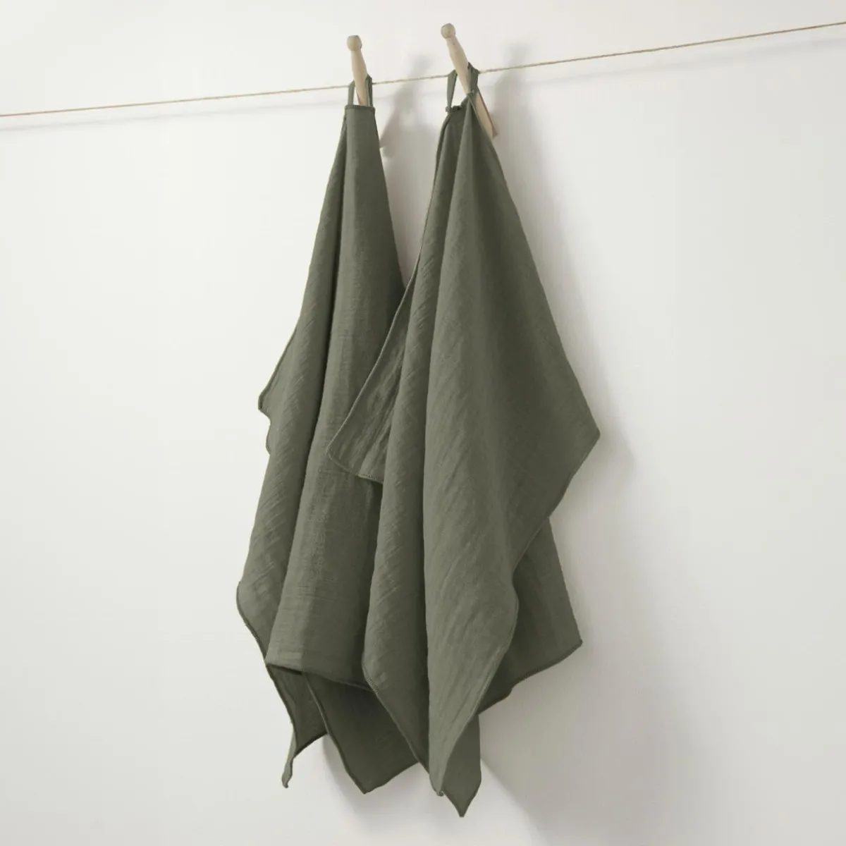 EMINZA Lot de 2 essuie-mains gaze de coton (70 cm) Gaïa Vert romarin Hot