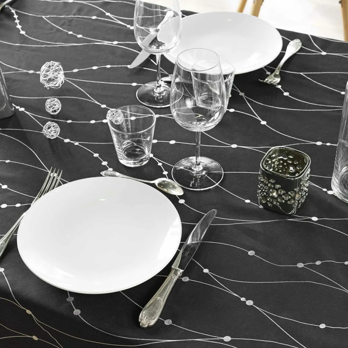 Douceur d interieur Nappe de Noël rectangulaire (140 x 240 cm) Astrelia et argent Noir New