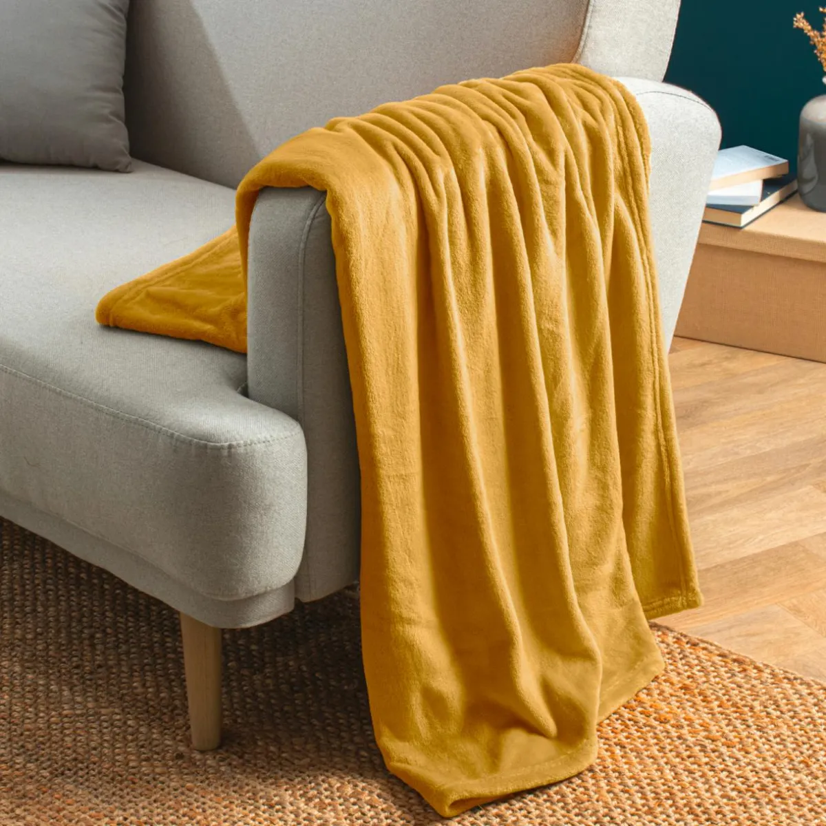 EMINZA Plaid doux flanelle (125 x 150 cm) Didou Jaune moutarde Discount