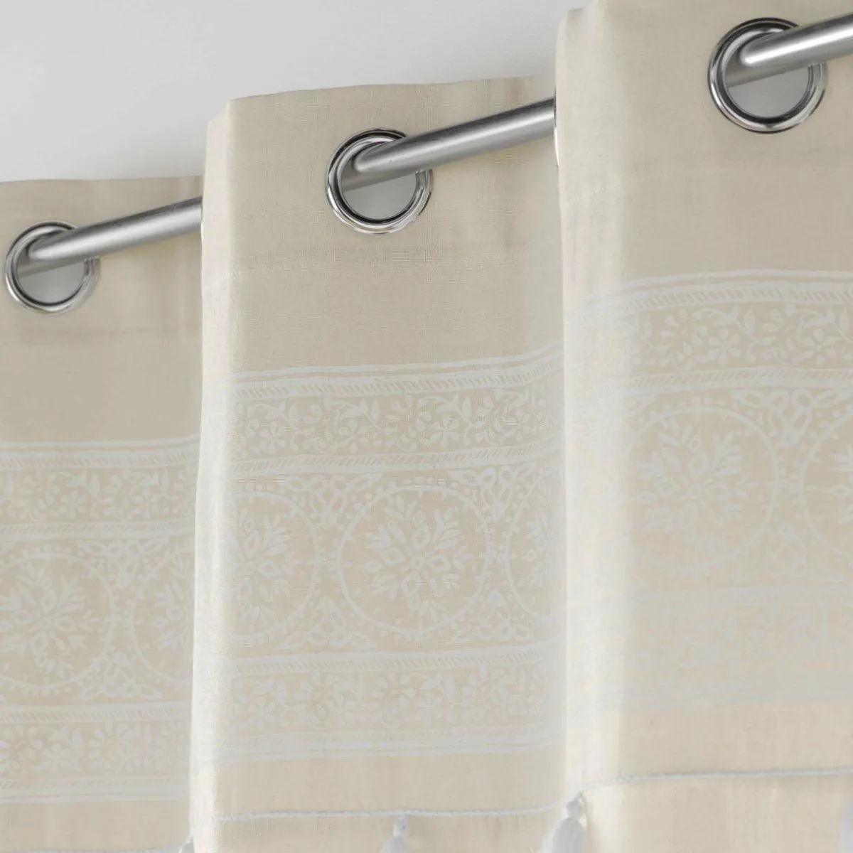 DOUCEUR D'INTERIEUR Rideau oeillets pompons (140 x 240 cm) Isalina Blanc Hot