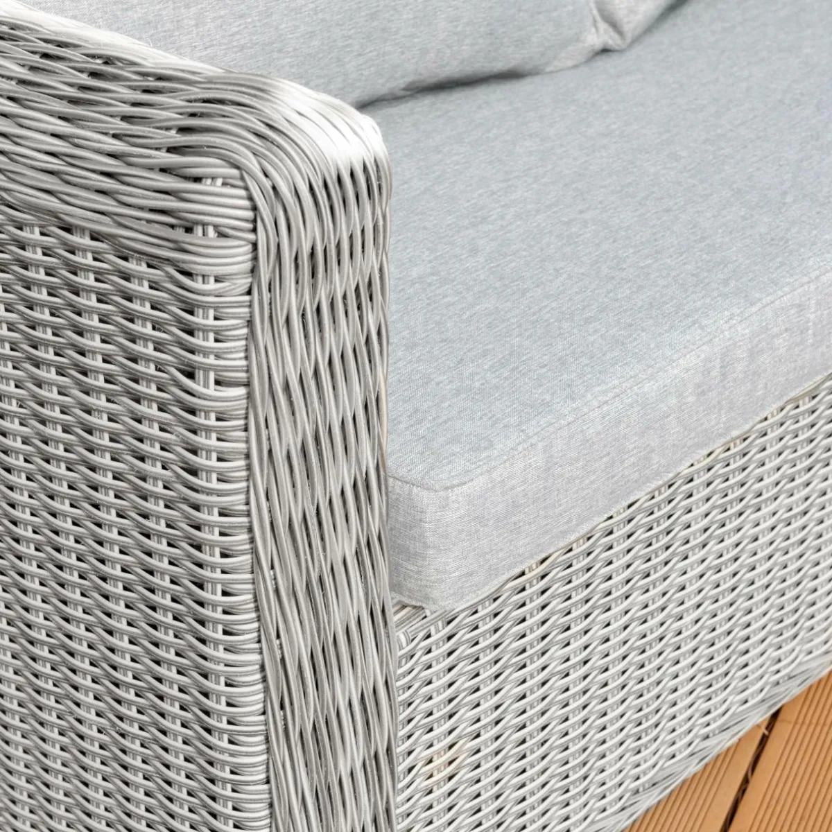 MOBELLIA Salon de jardin en résine tressée 4 places 4 pcs Calvi Gris et gris clair Tressé Gris - Gris clair Clearance