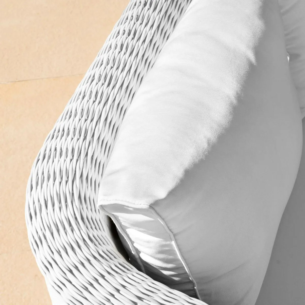 MOBELLIA Salon de jardin en résine tressée 7 places 5 pcs Calvi Blanc Tressé Blanc - Blanc New