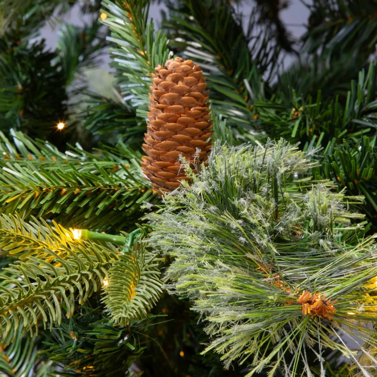 EMINZA Sapin de Noël artificiel lumineux (H210 cm) Washington Luxe Vert sapin Sapin vert lumineux