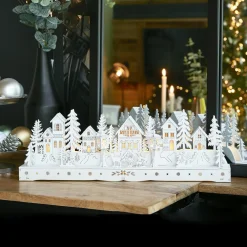 KAEMINGK Scène de vie lumineuse à piles en bois (45 x H15 cm) Village enchanté Discount