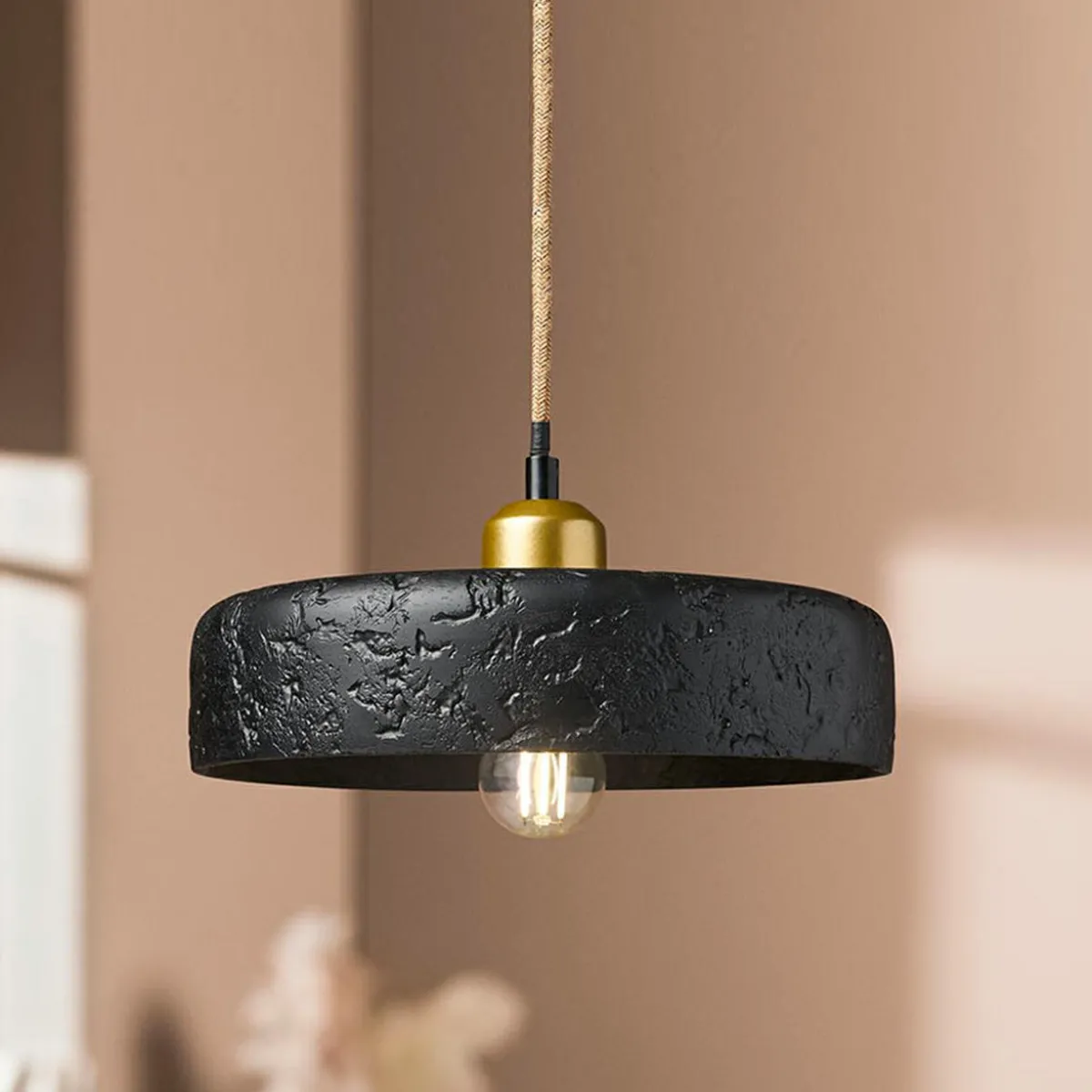 OSTARIA Suspension lumineuse en ciment (D25 cm) Portland Noir Hot