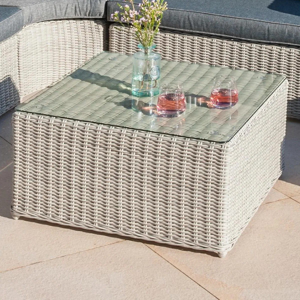MOBELLIA Table basse de jardin carrée en résine tressée Calvi Gris Clearance