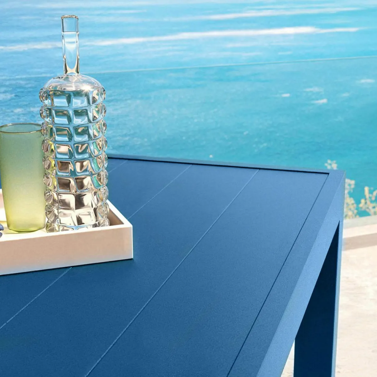 MOBELLIA Table de jardin carrée aluminium 8 places (136 x 136 cm) Murano Bleu pétrole Clearance
