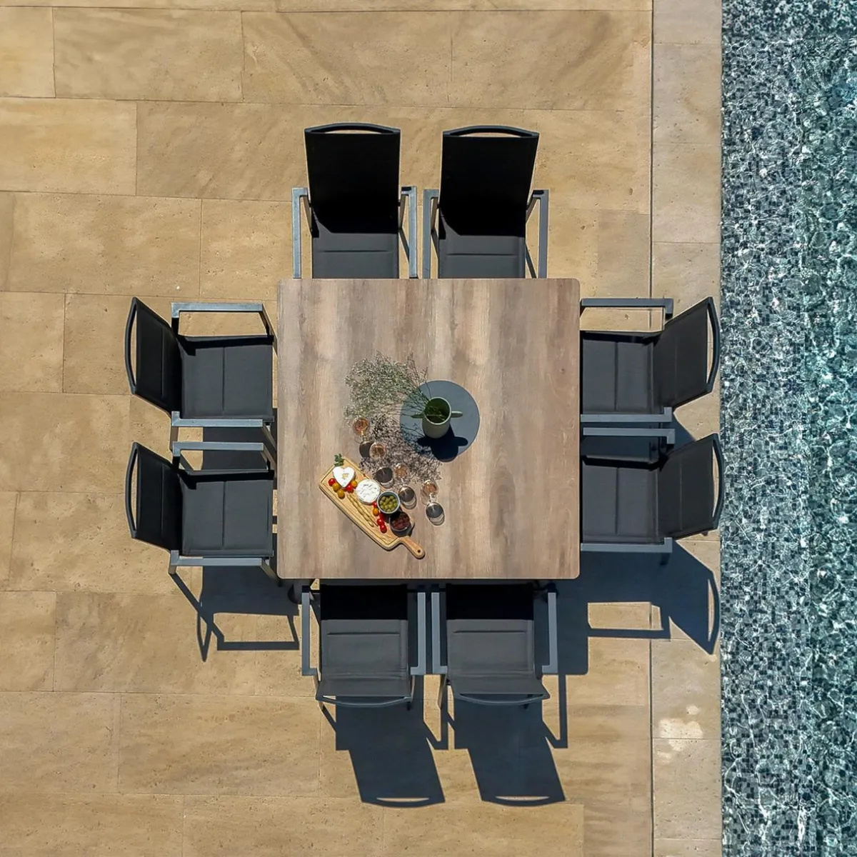 MOBELLIA Table de jardin carrée en aluminium 8 places (136 x 136 cm) Amalfi Gris Anthracite Best