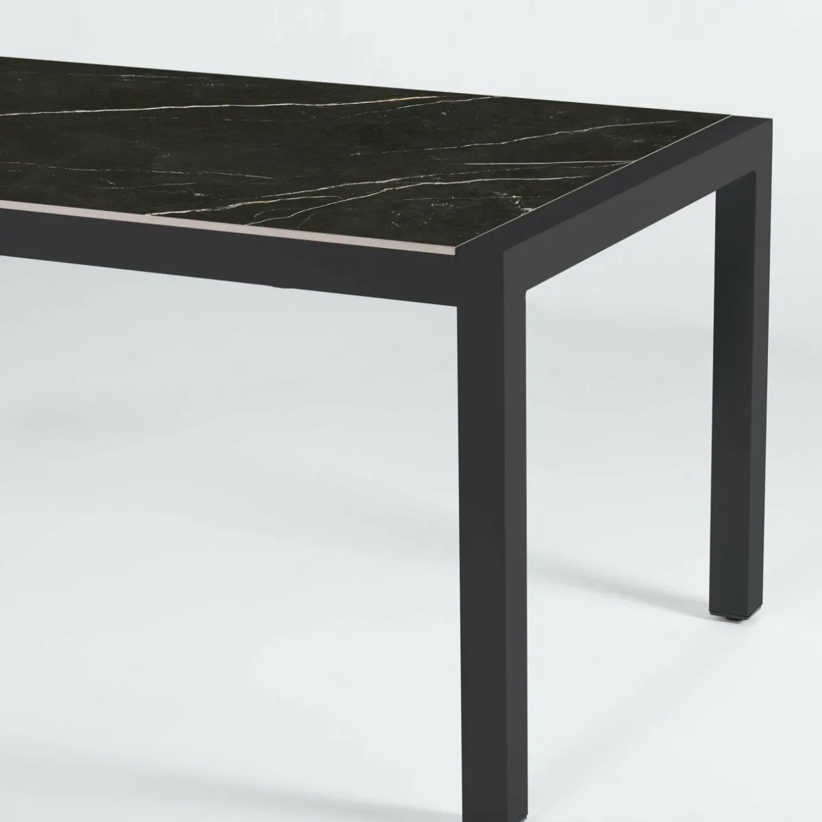 MOBELLIA Table de jardin en aluminium et céramique 8 places (180 x 90 cm) Modena Noir marbré Clearance