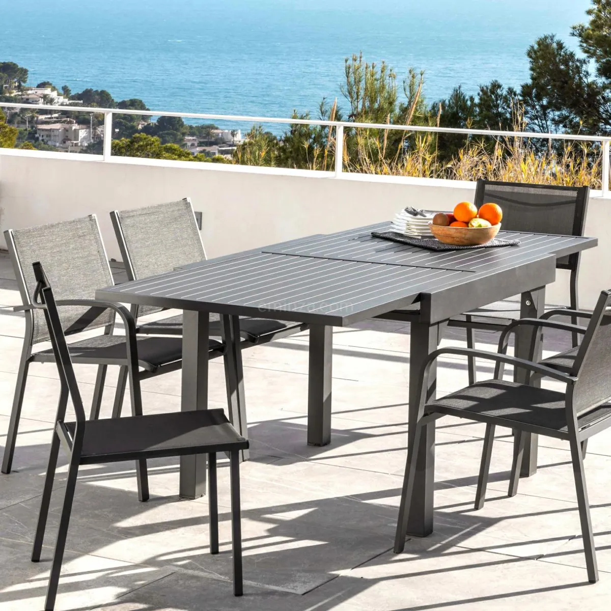 MOBELLIA Table de jardin extensible en aluminium 8 places (90/180 x 90 cm) Murano Gris Anthracite Hot