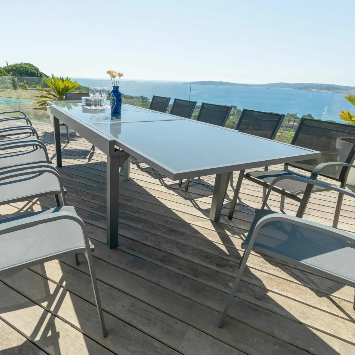 MOBELLIA Table de jardin extensible en verre 12 places (200/320 x 100 cm) Murano Gris Anthracite