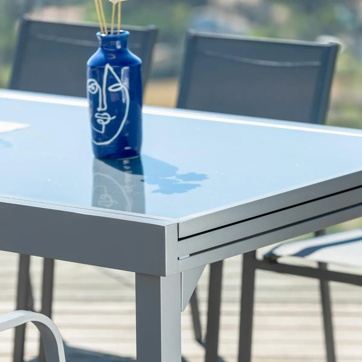 MOBELLIA Table de jardin extensible en verre 12 places (200/320 x 100 cm) Murano Gris Anthracite