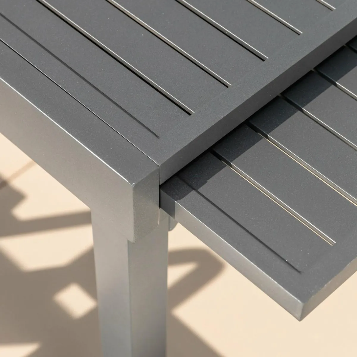 MOBELLIA Table de jardin extensible aluminium 12 places (200/320 x 100 cm) Murano Gris Anthracite Best