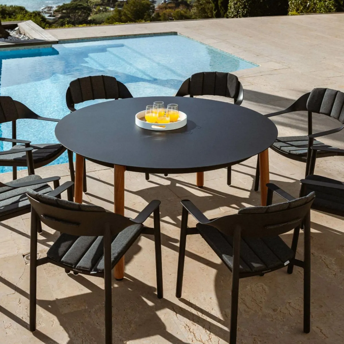 MOBELLIA Table de jardin ronde en aluminium 8 places (D149 cm) Monte Carlo Gris Anthracite Online