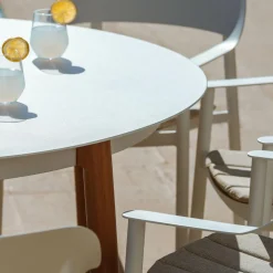 MOBELLIA Table de jardin ronde en aluminium 8 places (D149 cm) Monte Carlo Blanc New